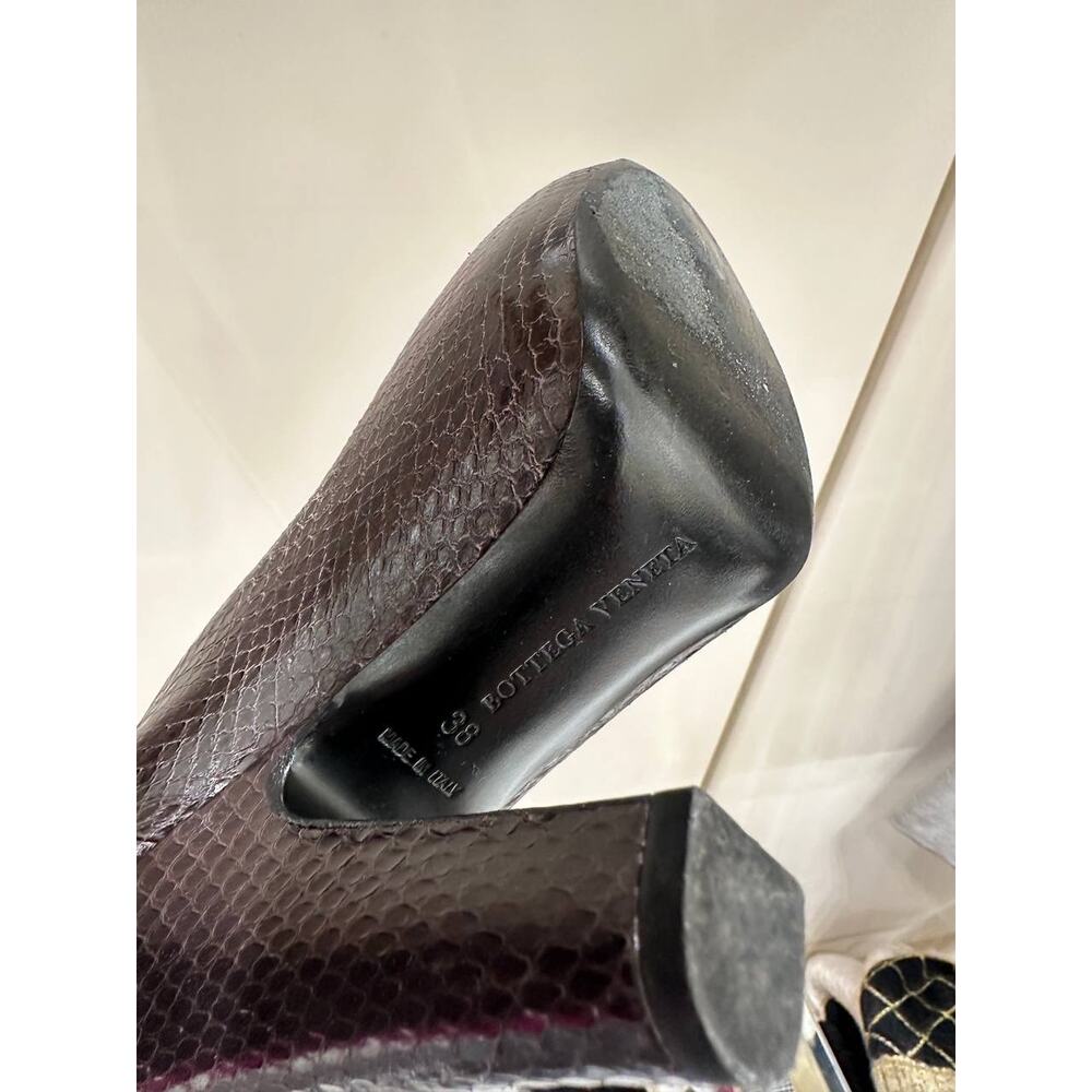 Bottega Veneta Brown Python Leather Round Toe Pum… - image 5